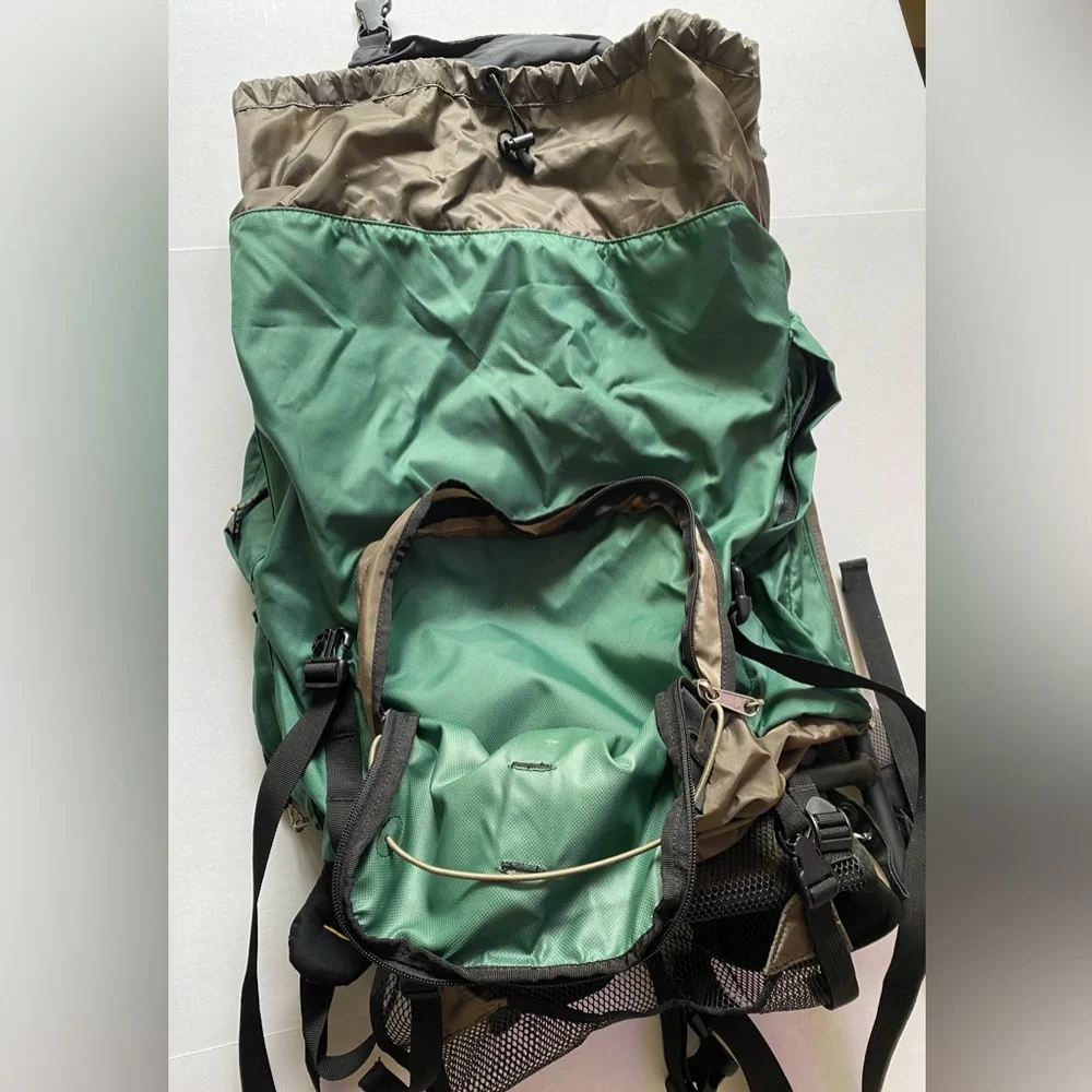 Mountainsmith Vintage Green and Brown Hiking Backpack with External Frame
